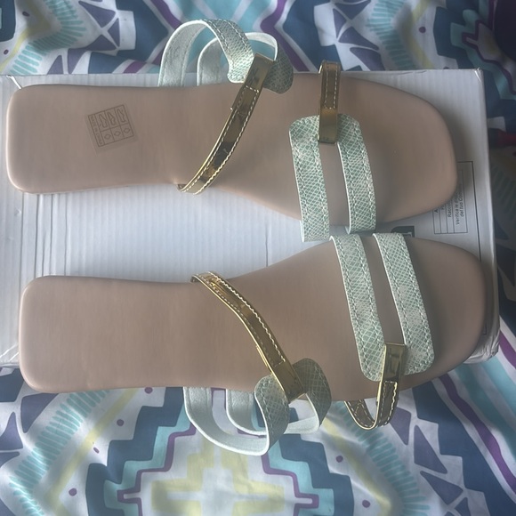 Flat Casual Sandals - Picture 4 of 6